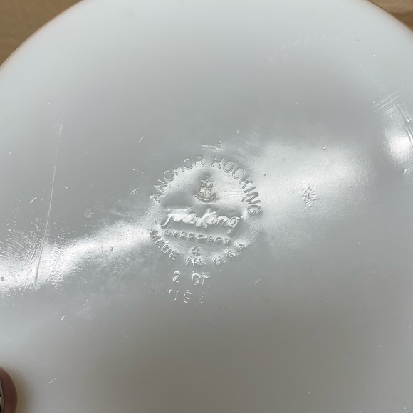 Anchor Hocking Fire King Peach Lustre 2qt. Casserole dish - Picture 7 of 7